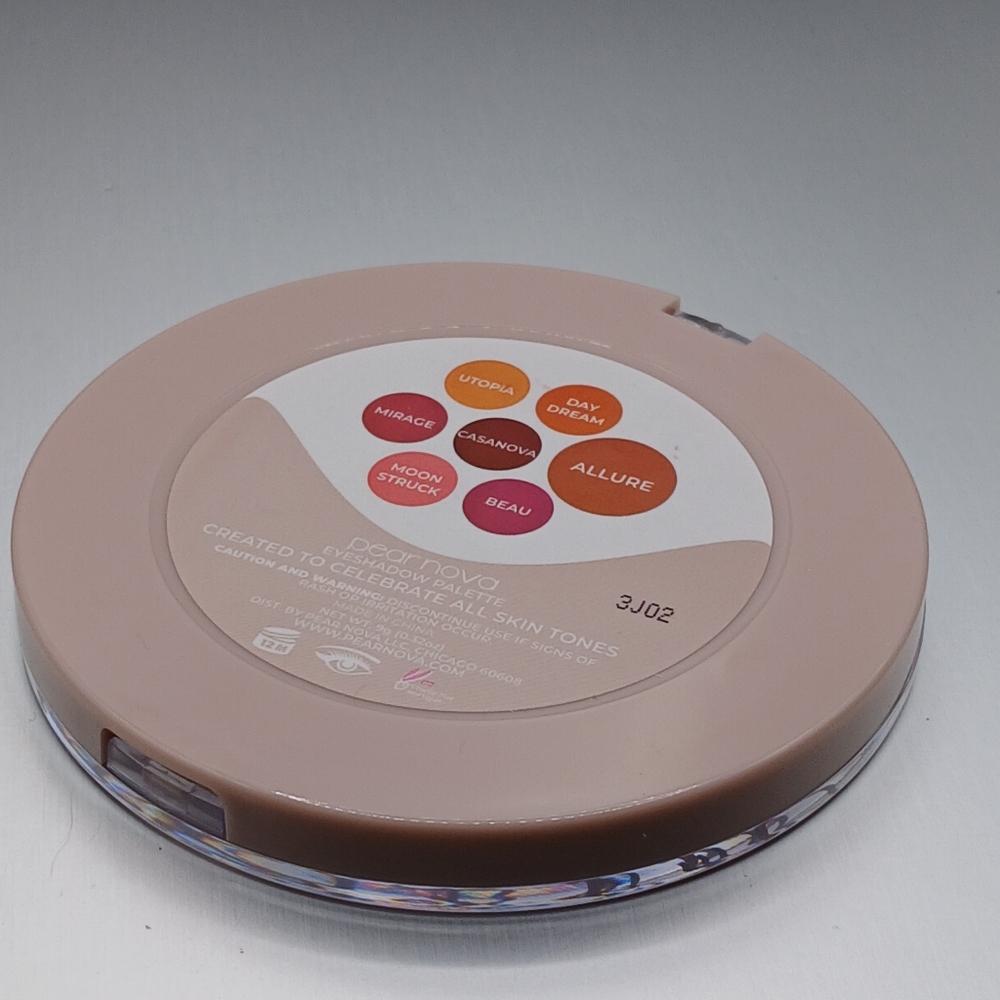 5 For $25 Item🌸 Pear Nova Eye Shadow Palette - Picture 3 of 5